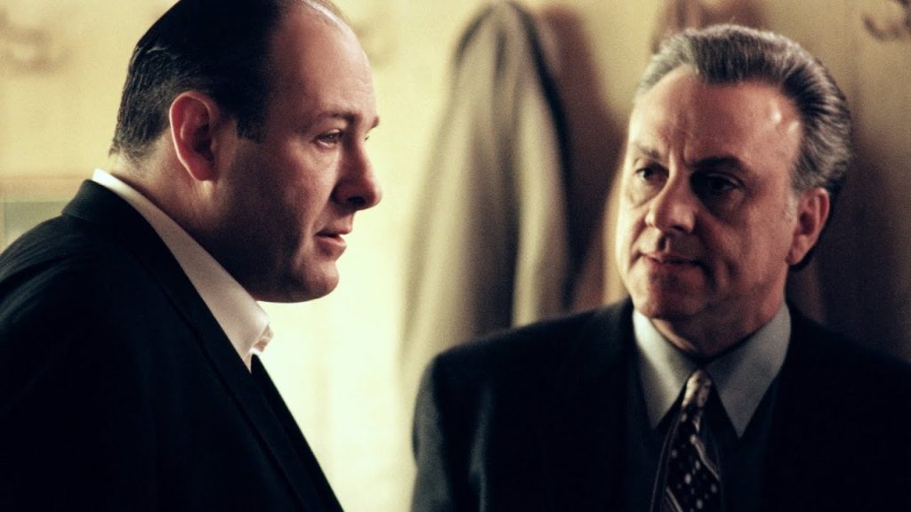 Johnny Sack e Tony Soprano na série Família Soprano