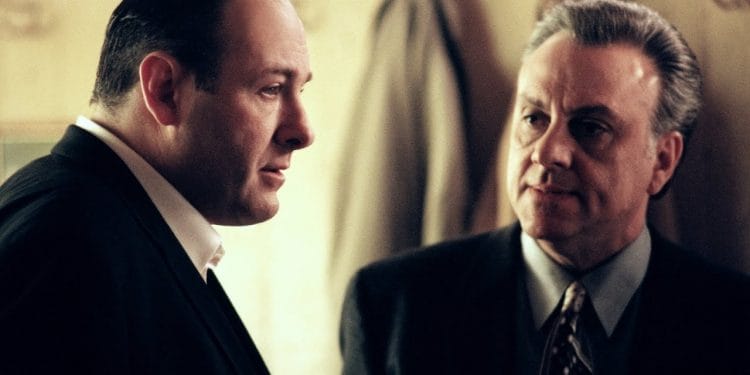 Johnny Sack e Tony Soprano na série Família Soprano