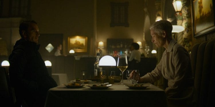 Cena do filme "O Assassino" (2023) da Netflix