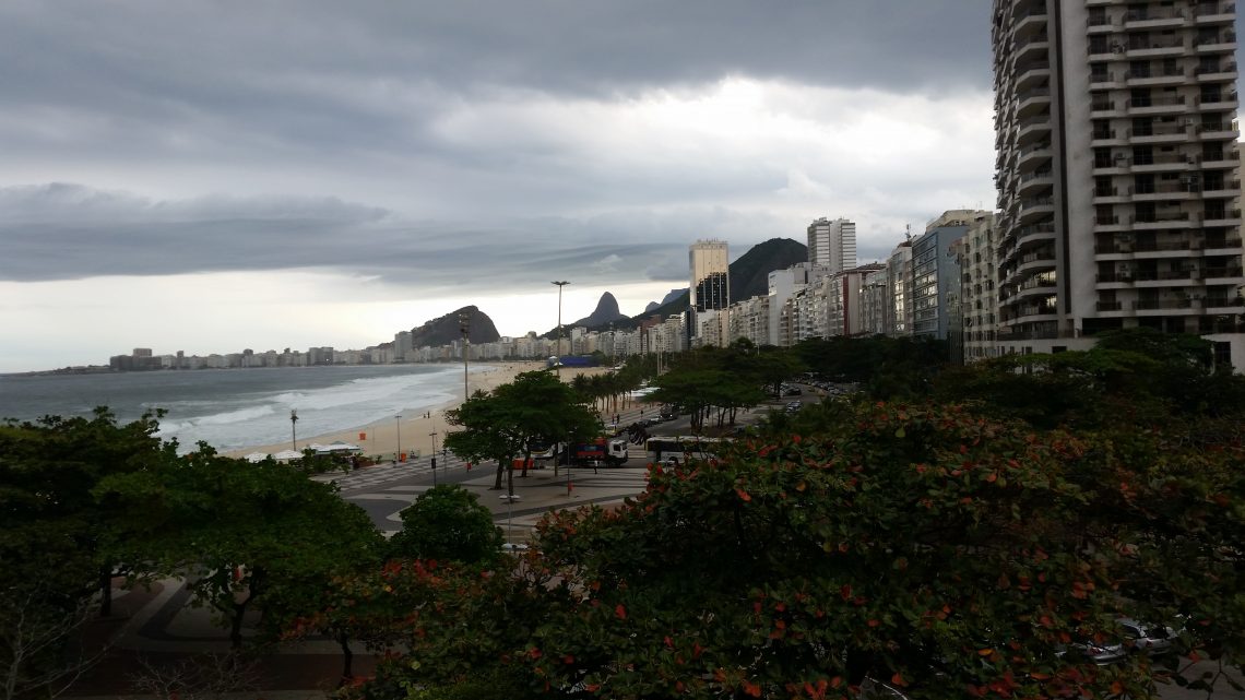 Praia do Leme, n o RJ