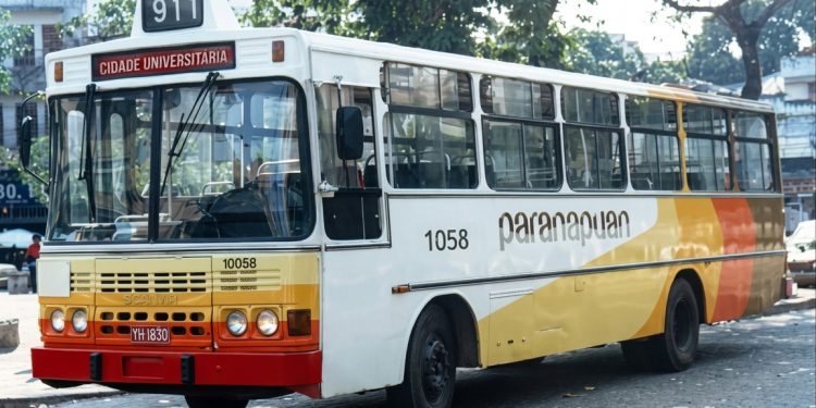 Ônibus antigo da Transportes Paranapuan, linha 911 Bonsucesso x Cidade Universitária, em alta resolução.