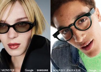 Imagem dividida em dois quadros mostrando modelos usando os novos óculos inteligentes da Samsung e do Google. À esquerda, uma mulher loira usa uma armação oval e preta da marca Gentle Monster. À direita, um homem usa uma armação arredondada verde-escura da marca Warby Parker. Os logotipos do Google e da Samsung aparecem na parte inferior de cada lado.